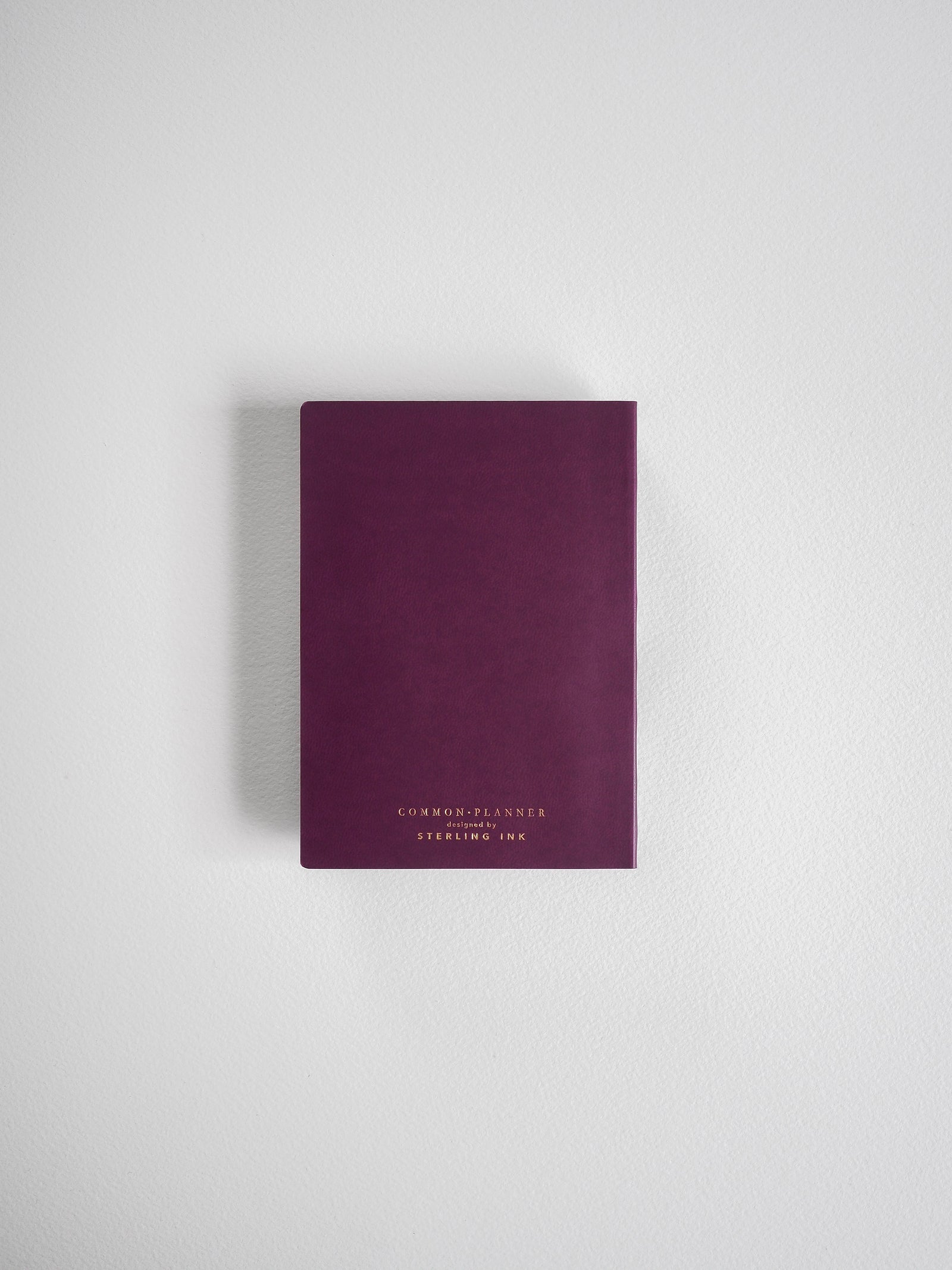 2027 P planner back cover in Mulberry #color_mulberry