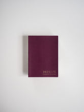 Load image into Gallery viewer, Passport Horizontal Compact Full Year | 2025 Common Planner (In-Stock)
