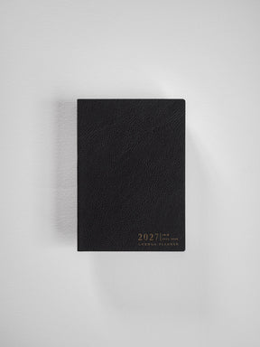 2027 A6 Horizontal Full year planner interior layout in Onyx #color_onyx