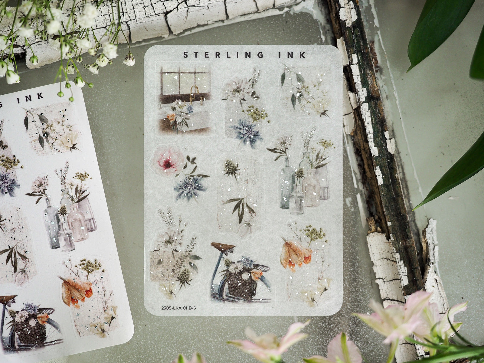 Large icon stickers featuring delicate watercolor designs of botanical elements, including small vases and beautiful arrangements of dried florals.